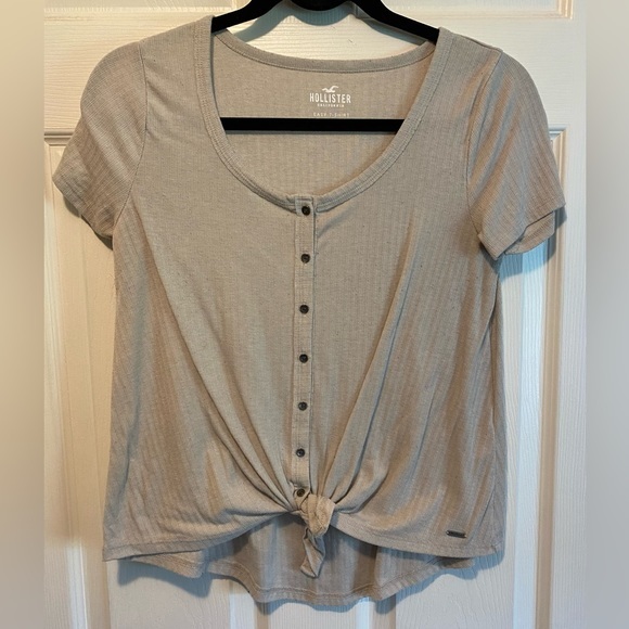 Hollister Tops - Hollister Tie Front T-Shirt